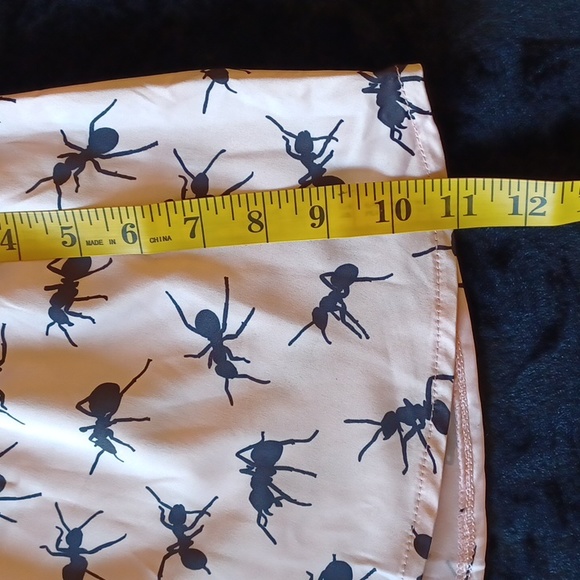 DOLLSKILL 2x Pink satin lounge set with black ants all over.Top/Shorts - Picture 10 of 13